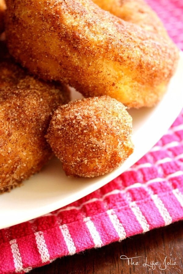 These Super Easy Fried Donuts are so delicious- I couldn't believe how quickly they were done. My family loved them! Click on the photo to read more...