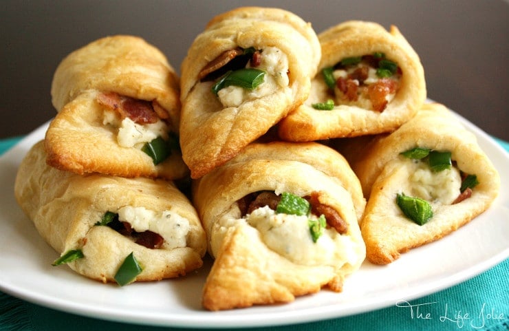 TThese Bacon Jalapeno Ranch Crescents are a super easy and delicious appetizer- they come together so quickly and taste awesome!