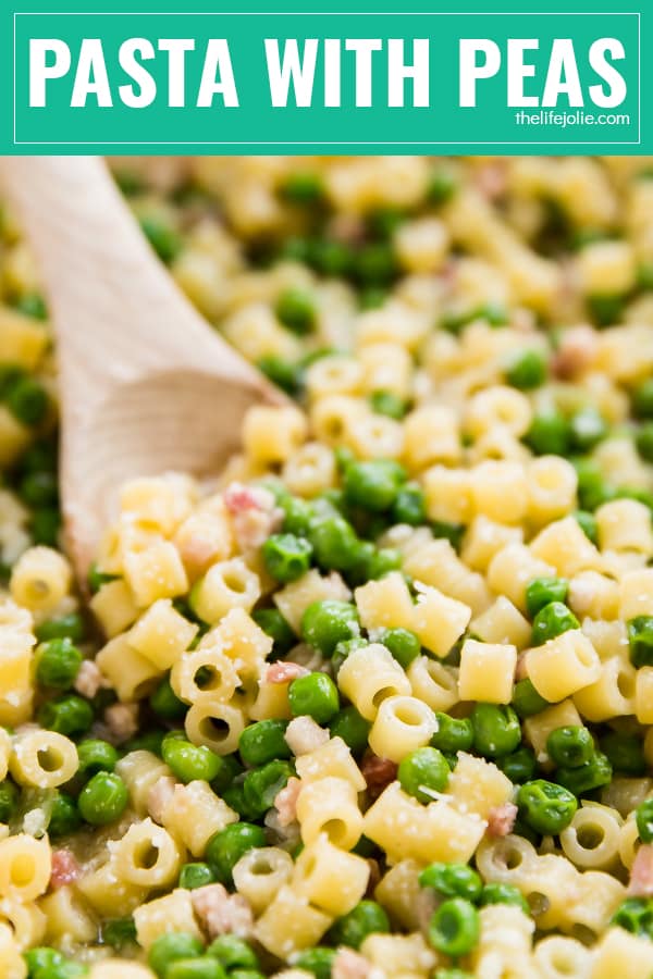 Need a really quick and comforting dinner to feed the whole family? Make this Pasta with Peas, it's seriously easy and totally satisfying! All you need are pasta, peas, onions, broth and pancetta! 