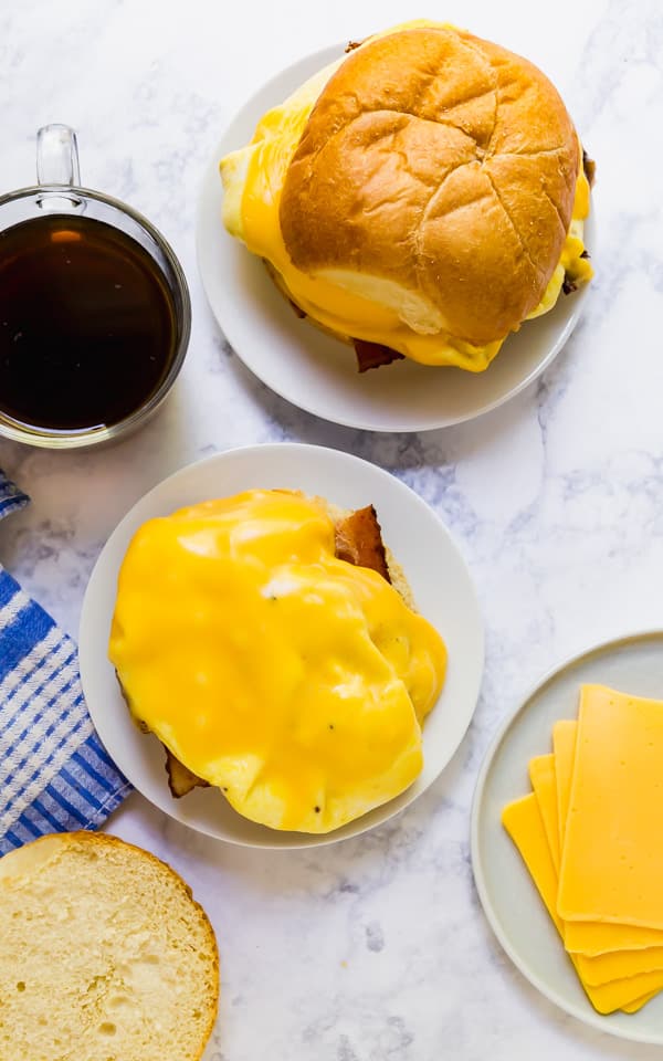 bacon egg and cheese sandwich