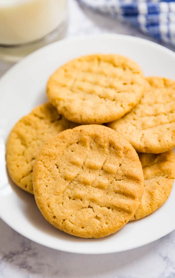 A plate of peanut butter cookies