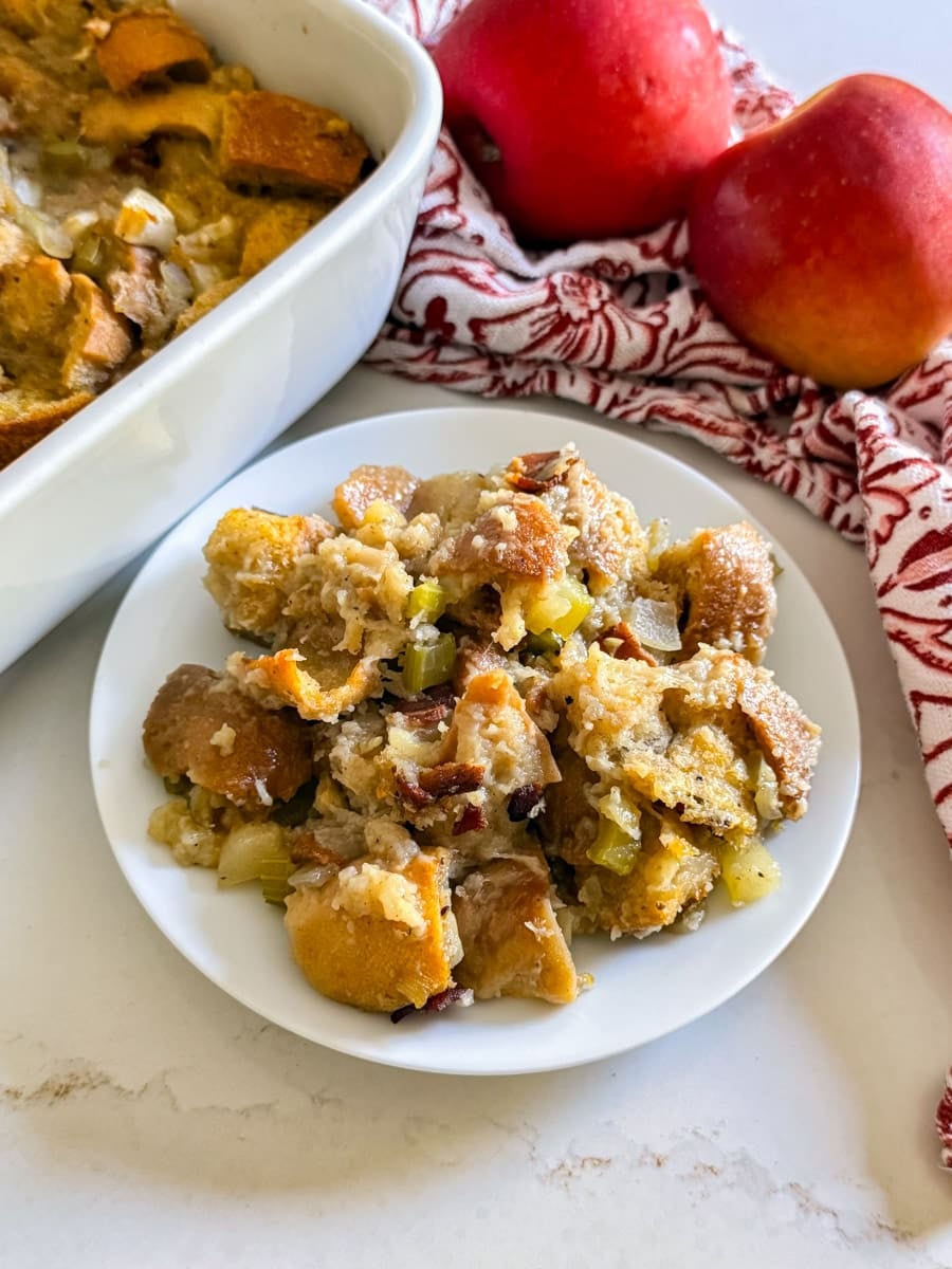 A plate of apple dressing.
